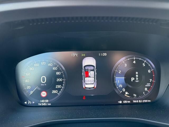 Volvo XC40 2.0 T4 Inscription Panoramadak Camera Carplay All season banden Trekhaak