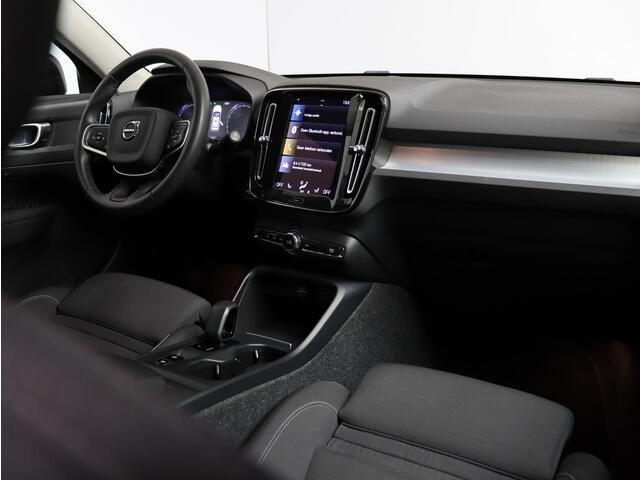Volvo XC40 T2 Automaat Momentum Business / Trekhaak / Adapt. cruise / CarPlay / Stoel+stuurverwarming