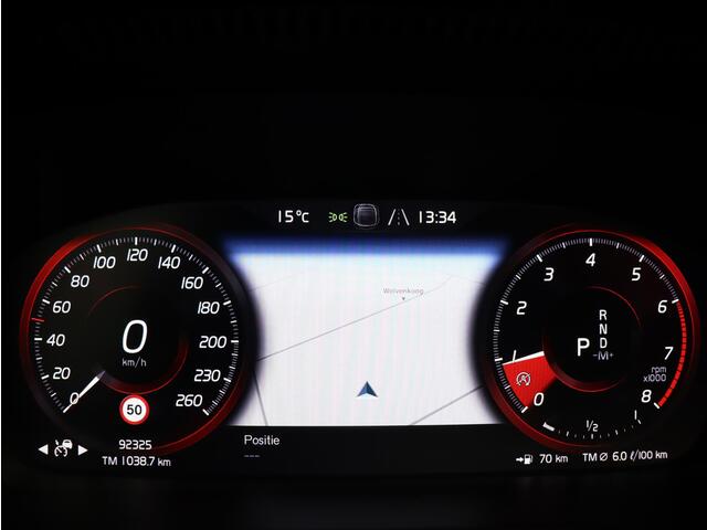 Volvo XC40 T2 Automaat Momentum Business / Trekhaak / Adapt. cruise / CarPlay / Stoel+stuurverwarming