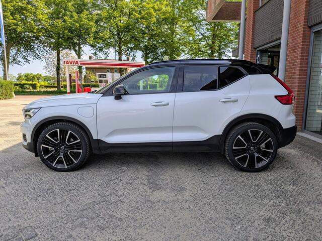 Volvo XC40 1.5 T5 Recharge R-Design, Pilot assist ,Harman Kardon,1 jaar garantie