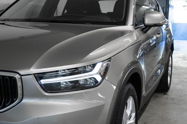 Volvo XC40 T2 Automaat Business Pro | Navigatie | Parkeersensoren voor en achter | Parkeercamera | BLIS | Adaptieve Cruise Control | Verwarmbare voorruit |
