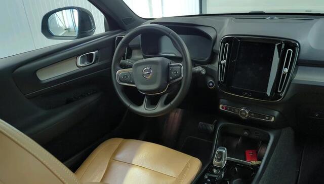 Volvo XC40 1.5 T5 Recharge 262 pk Inscription Navigatie Trekhaak Leder Stoelverwarming Intellisafe Suround Camera 19 Inch Velgen Led Koplampen NL Auto Plug In Hybride 1e Eigenaar