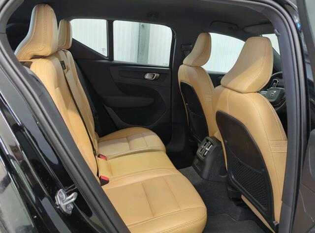 Volvo XC40 1.5 T5 Recharge 262 pk Inscription Navigatie Trekhaak Leder Stoelverwarming Intellisafe Suround Camera 19 Inch Velgen Led Koplampen NL Auto Plug In Hybride 1e Eigenaar