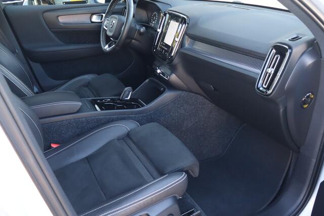 Volvo XC40 1.5 T2 R-Design NL-Auto!! Stoel + Stuurverwarming I Dode-Hoek I Carplay