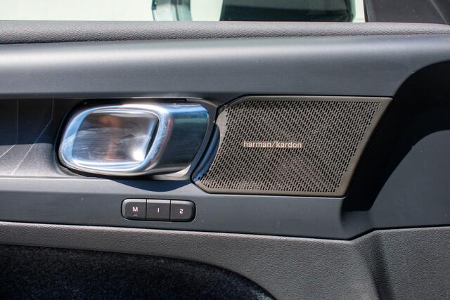 Volvo XC40 1.5 T5 Plug-in hybrid Ultimate Dark ACC-360camara-Trekhaak-Panoramadak-keyless