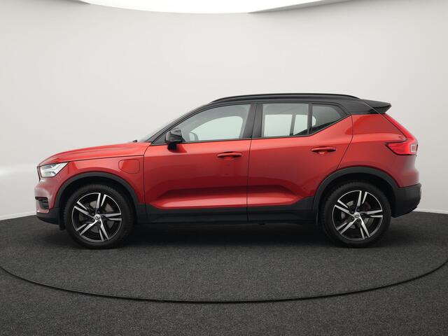 Volvo XC40 T4 Recharge R-Design Plug in Hybrid | PHEV | Camera | Carplay | LED | Alcantara Sportstoelen Verwarmd | Stuurwielverwarming | 19'' L.M. |