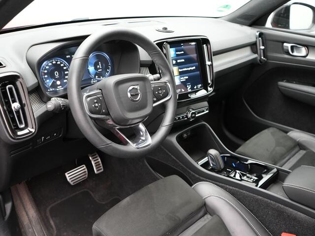 Volvo XC40 T4 Recharge R-Design Plug in Hybrid | PHEV | Camera | Carplay | LED | Alcantara Sportstoelen Verwarmd | Stuurwielverwarming | 19'' L.M. |