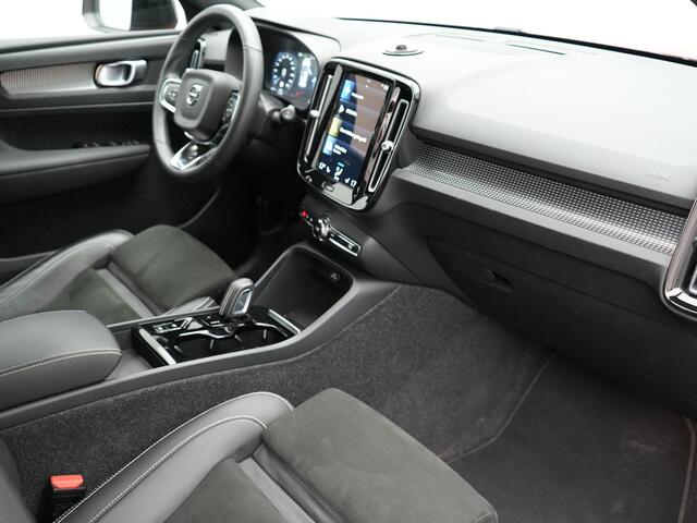 Volvo XC40 T4 Recharge R-Design Plug in Hybrid | PHEV | Camera | Carplay | LED | Alcantara Sportstoelen Verwarmd | Stuurwielverwarming | 19'' L.M. |
