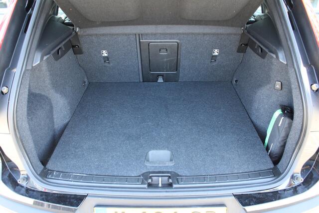 Volvo XC40 Recharge P8 408PK AWD R-Design | Verw. Stoel & stuurwiel | BLIS | Adapt. Cruise | Camera + PDC | 19" LMV
