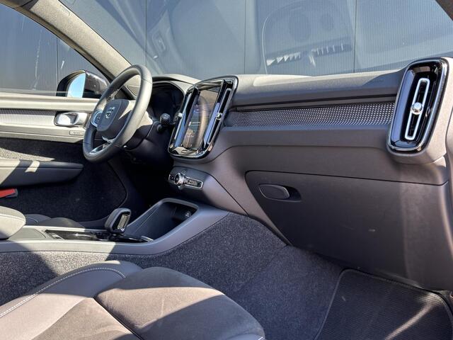 Volvo XC40 Recharge Pro / Pan . dak / harman Kardon / Elek. trekhaak / 360 camera /