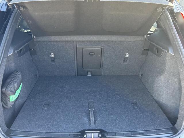 Volvo XC40 Recharge Pro / Pan . dak / harman Kardon / Elek. trekhaak / 360 camera /