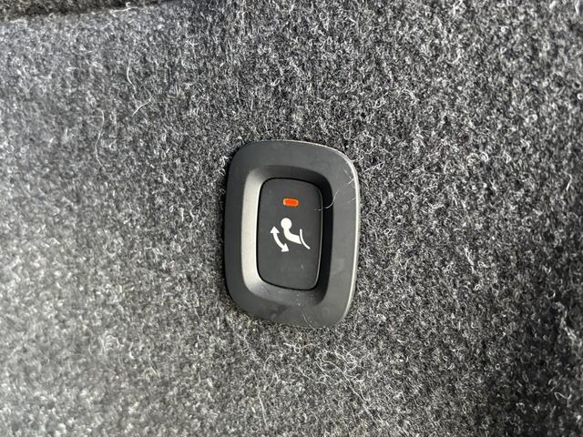 Volvo XC40 Recharge Pro / Pan . dak / harman Kardon / Elek. trekhaak / 360 camera /