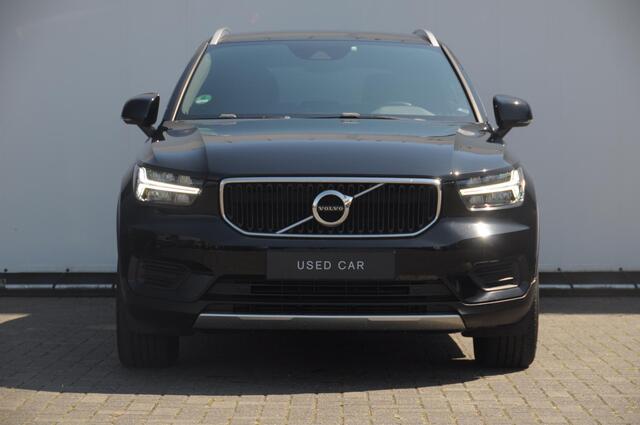 Volvo XC40 T4 190PK Automaat Momentum Pro Navigatie / Parkeersensoren Voor & achter / Parkeercamera achter / Semi Elek. wegklapbare trekhaak / Climate Control / Getinte ramen vanaf de B-Stijl / Premium Audi Harman Kardon