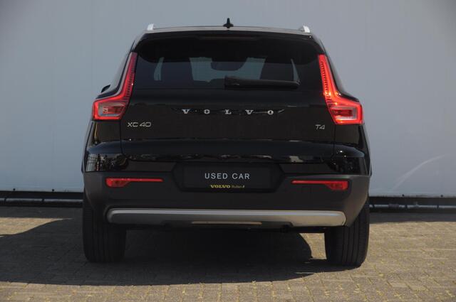 Volvo XC40 T4 190PK Automaat Momentum Pro Navigatie / Parkeersensoren Voor & achter / Parkeercamera achter / Semi Elek. wegklapbare trekhaak / Climate Control / Getinte ramen vanaf de B-Stijl / Premium Audi Harman Kardon