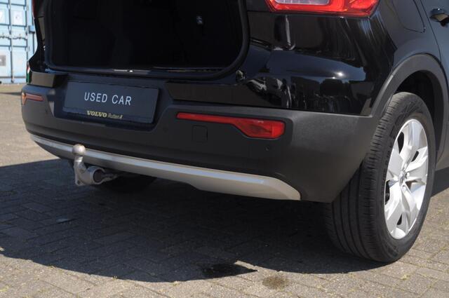 Volvo XC40 T4 190PK Automaat Momentum Pro Navigatie / Parkeersensoren Voor & achter / Parkeercamera achter / Semi Elek. wegklapbare trekhaak / Climate Control / Getinte ramen vanaf de B-Stijl / Premium Audi Harman Kardon