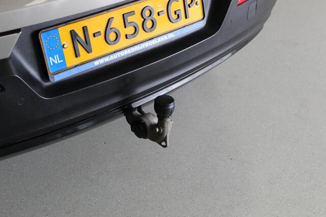 Volvo XC40 1.5 T4 Recharge R-Design | PEBBLE-GREY | ACC | NAVI | WEGKL-TRHAAK | CAM | STOEL+STUUR/VERW | 20'LMV |