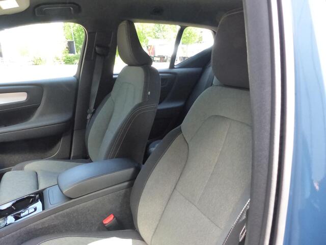 Volvo XC40 B4 Plus Dark