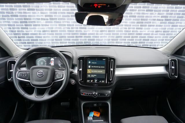 Volvo XC40 1.5 T3 Business Pro | Trekhaak | Adaptieve Cruise Controle | Blis | Stuur + Stoel verwarming | Camera |