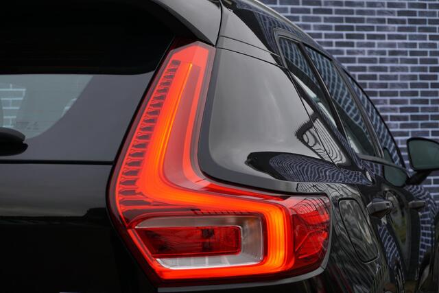 Volvo XC40 1.5 T3 Business Pro | Trekhaak | Adaptieve Cruise Controle | Blis | Stuur + Stoel verwarming | Camera |