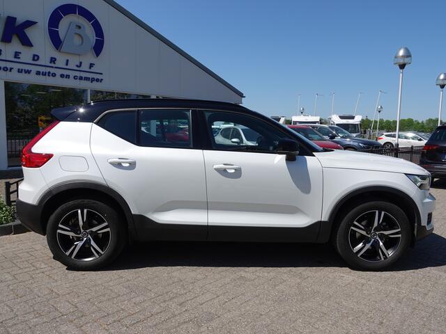 Volvo XC40 1.5 T2 130PK R-Design AUTOM. H-LEER | TWO-TONE | WINTERPACK | CAMERA & PDC V+A