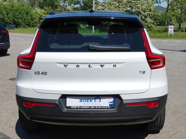 Volvo XC40 1.5 T2 130PK R-Design AUTOM. H-LEER | TWO-TONE | WINTERPACK | CAMERA & PDC V+A
