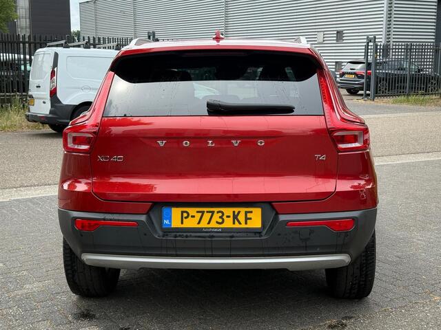 Volvo XC40 2.0 T4 Momentum Pro ZEER COMPLEET/Pano/360/Ad Cruise/El verst stoelen etc. etc.