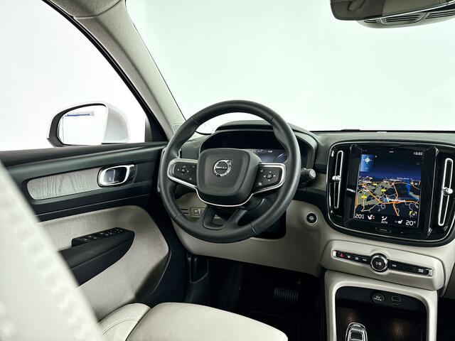 Volvo XC40 T4 Aut. Recharge Inscription | Panoramadak | Trekhaak | Stoel- en stuurverwarming