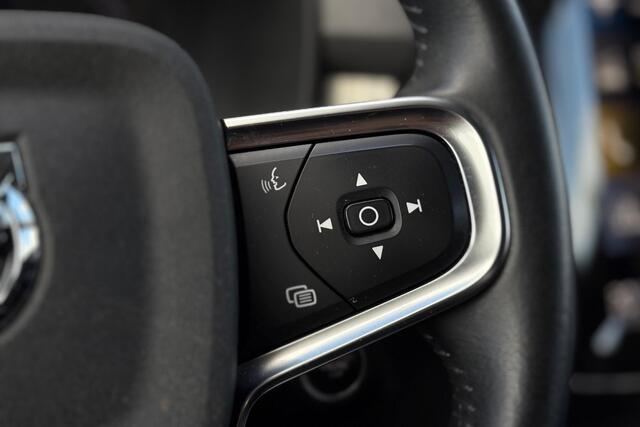 Volvo XC40 1.5 T4 Recharge R-Design - Camera - Stoel/Stuur verwarming - Navi - BLIS - Voorruit Verwarming - Rijklaar
