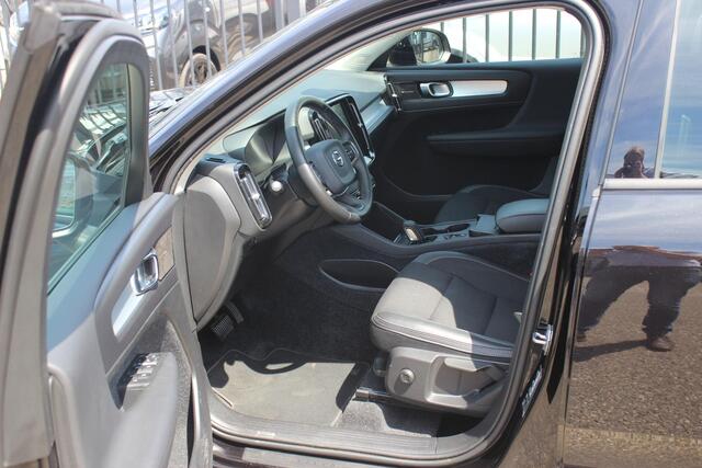 Volvo XC40 2.0 D3 AWD Momentum, met Duitse Brief.