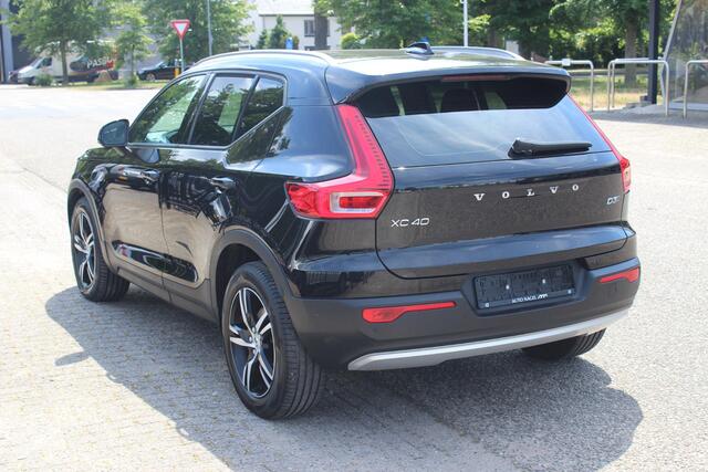 Volvo XC40 2.0 D3 AWD Momentum, met Duitse Brief.