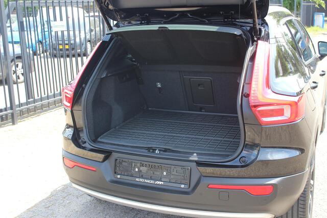 Volvo XC40 2.0 D3 AWD Momentum, met Duitse Brief.