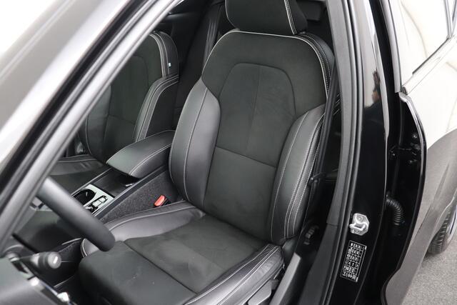 Volvo XC40 T5 PHEV R-Design 260 PK Pano-dak Camera Dodehoek Adapt. Cruise