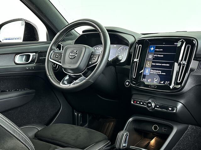 Volvo XC40 B4 Aut. R-Design | Panoramadak | Harman Kardon | 360º camera | Stoel- en stuurverwarming