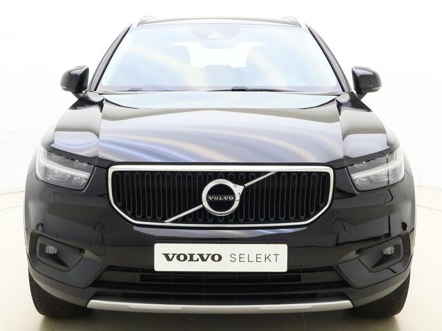 Volvo XC40 T2 130pk Automaat Business Pro / Adapt. Cruise / BLIS / Stoel + Stuurw. Verwarming / Mistlampen / 18'' + all season banden / PDC + Camera / Lane Keeping Aid / DAB / El. Achterklep /