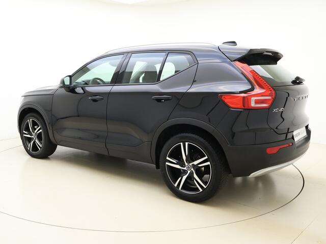Volvo XC40 T2 130pk Automaat Business Pro / Adapt. Cruise / BLIS / Stoel + Stuurw. Verwarming / Mistlampen / 18'' + all season banden / PDC + Camera / Lane Keeping Aid / DAB / El. Achterklep /