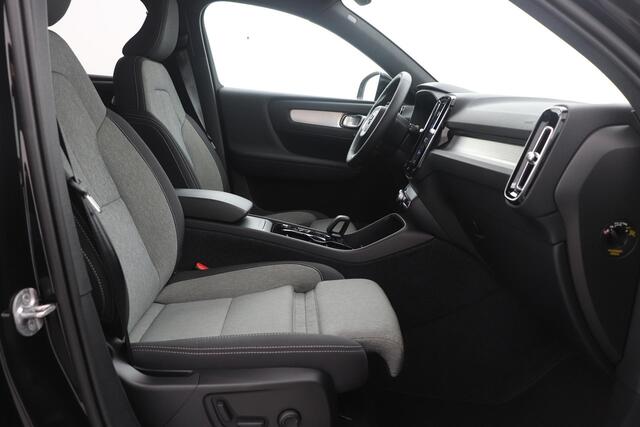 Volvo XC40 B3 Plus Black Edition | ACC | 360° Camera | Trekhaak | BLIS | 20 Inch | harman/kardon