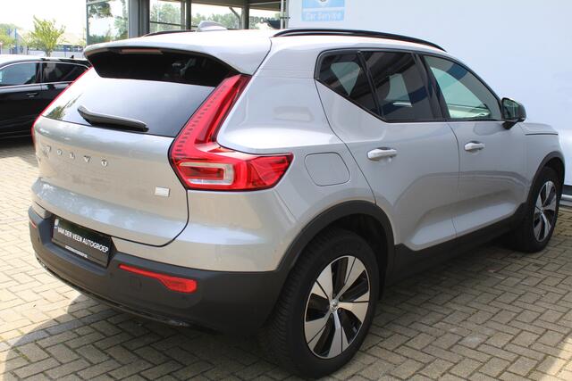 Volvo XC40 1.5 T4 Plug-in hybrid Plus Bright | Incl. 12 maanden Garantie | Panorama dak | Achteruitrijcamera | Harman/Kardon Audiosysteem | Elektrisch verstelbare stoelen met geheugen | Keyless entry/start | Parkeersensoren V+A | Elektrische kofferklep | Stoel & Stu