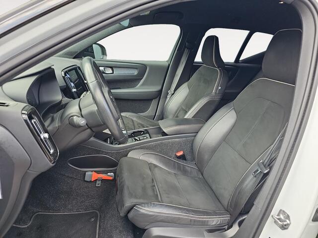 Volvo XC40 1.5 T5 Recharge R-Design | Trekhaak | Harman/Kardon Audio | Stoelverwarming | Achteruitrijcamera |
