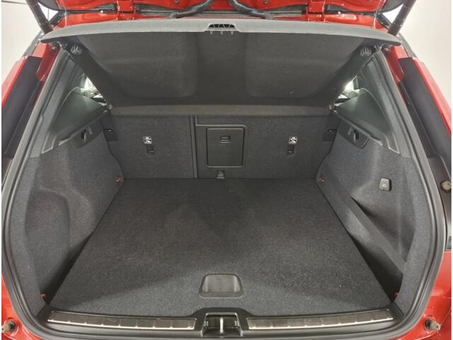 Volvo XC40 1.5 T3 R-Design Leer / Trekhaak / Navigatie