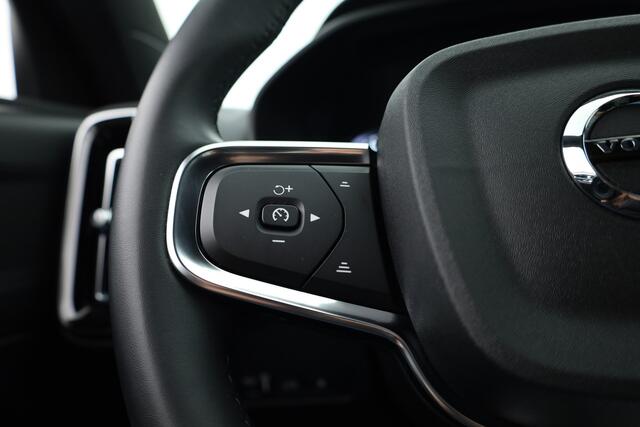 Volvo XC40 T4 Recharge Core | Pilot Assist | Elek. Trekhaak | Camera | Navi | Stoel- Stuurverw.