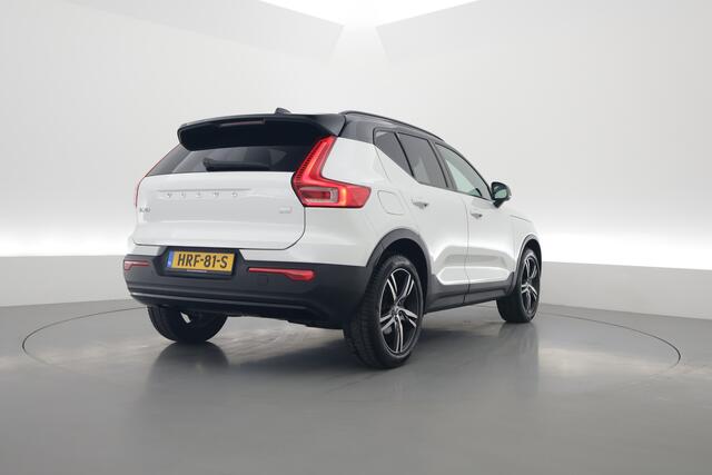 Volvo XC40 1.5 T5 Recharge R-Design | Pilot Assist | Elek. Trekhaak | Elek. Stoelen | Stoel- Stuurverw. | H&K