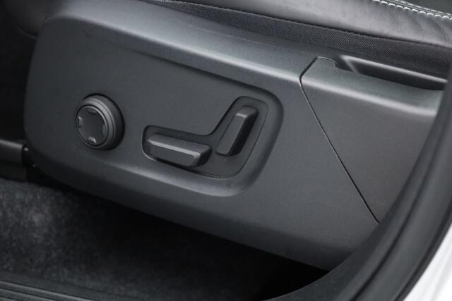 Volvo XC40 1.5 T5 Recharge R-Design | Pilot Assist | Elek. Trekhaak | Elek. Stoelen | Stoel- Stuurverw. | H&K