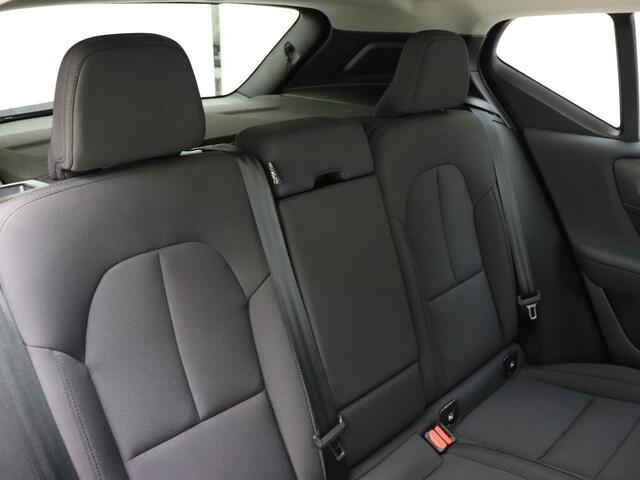 Volvo XC40 T4 211pk Recharge R-Design Expr. / Keyless / ACC / BLIS / Elektr. Achterklep / 19'' Velgen /Elektr. Trekhaak / PDC + Camera / DAB / Apple Carplay /