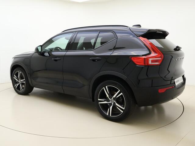 Volvo XC40 T4 211pk Recharge R-Design Expr. / Keyless / ACC / BLIS / Elektr. Achterklep / 19'' Velgen /Elektr. Trekhaak / PDC + Camera / DAB / Apple Carplay /