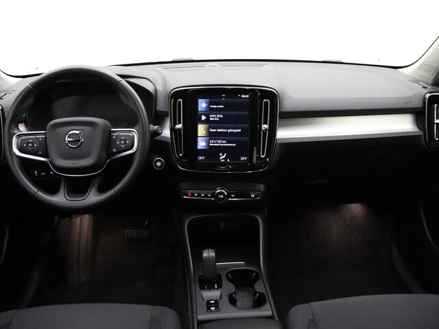Volvo XC40 T4 211pk Recharge R-Design Expr. / Keyless / ACC / BLIS / Elektr. Achterklep / 19'' Velgen /Elektr. Trekhaak / PDC + Camera / DAB / Apple Carplay /