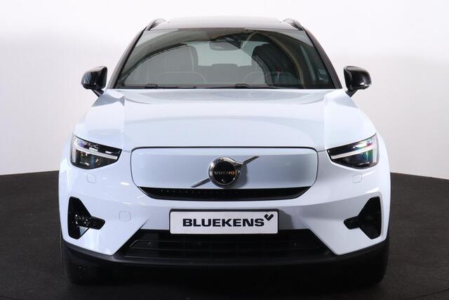 Volvo XC40 Extended Range Ultimate 82 kWh - Panorama/schuifdak - IntelliSafe Assist & Surround - 360º Camera - Harman/Kardon audio - Verwarmde voorstoelen, stuur & achterbank - Parkeersensoren voor & achter - Elektr. bedienb. voorstoelen met geheugen links - Draadlo