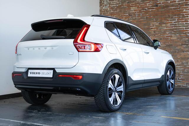 Volvo XC40 T5 Recharge R-Design | Panorama dak | Verwarmbare voorstoelen | Volvo on Call | Stoelverwarming | Parkeersensoren voor + achter | Parkeercamera | Parkeerverwarming | Harman Kardon Premium audio | 360° Parkeercamera |