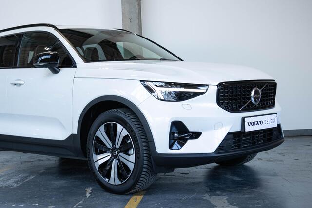 Volvo XC40 T5 Recharge R-Design | Panorama dak | Verwarmbare voorstoelen | Volvo on Call | Stoelverwarming | Parkeersensoren voor + achter | Parkeercamera | Parkeerverwarming | Harman Kardon Premium audio | 360° Parkeercamera |