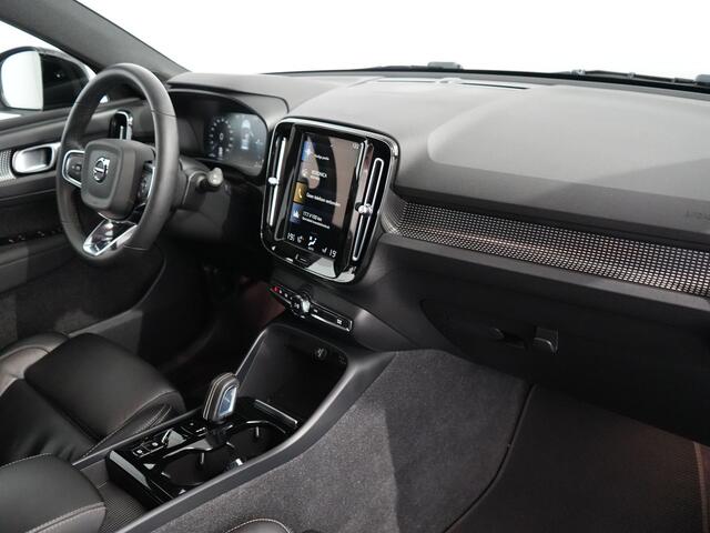 Volvo XC40 1.5 T4 Recharge R-Design | Trekhaak | Camera | Stoel+stuur verwarming | Carplay