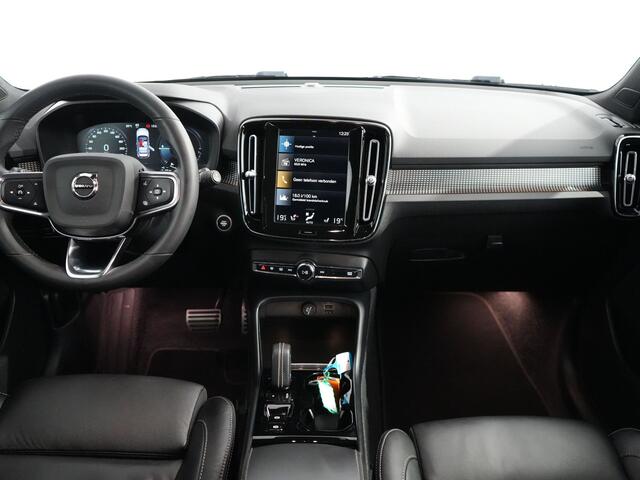 Volvo XC40 1.5 T4 Recharge R-Design | Trekhaak | Camera | Stoel+stuur verwarming | Carplay
